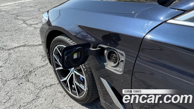 BMW 5-Series 530e M Sport