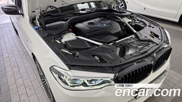 BMW 5-Series 530i xDrive M Sport Package Plus