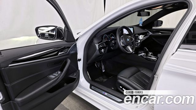 BMW 5-Series 530i xDrive M Sport Package Plus