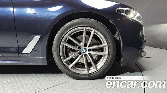 BMW 5-Series 520d xDrive M Sport Package Plus