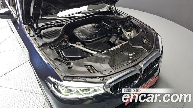 BMW 5-Series 520d xDrive M Sport Package Plus