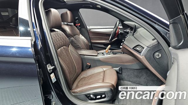 BMW 5-Series 520d xDrive M Sport Package Plus