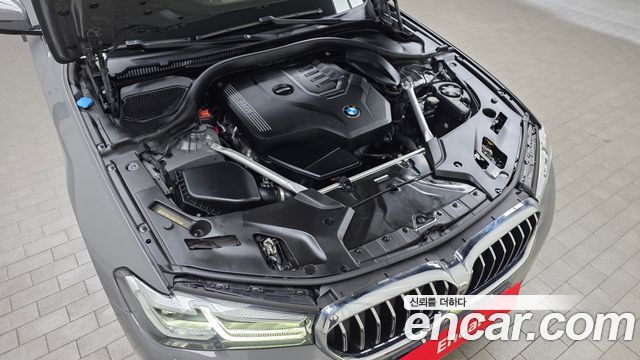 BMW 5-Series 520i Luxury