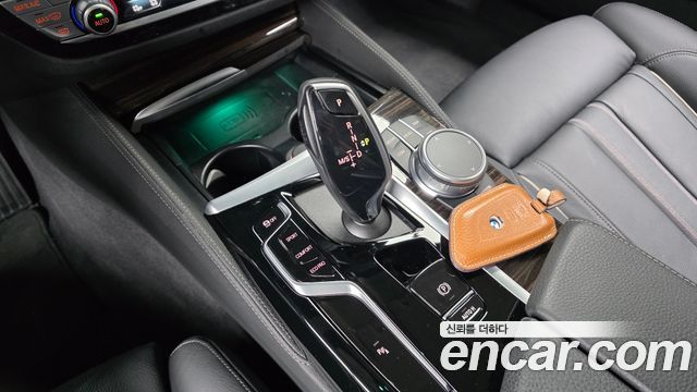 BMW 5-Series 520i Luxury