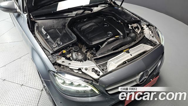 Mercedes-Benz C-Class C200