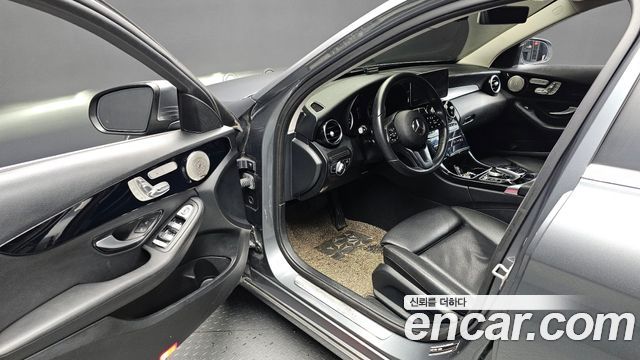 Mercedes-Benz C-Class C200