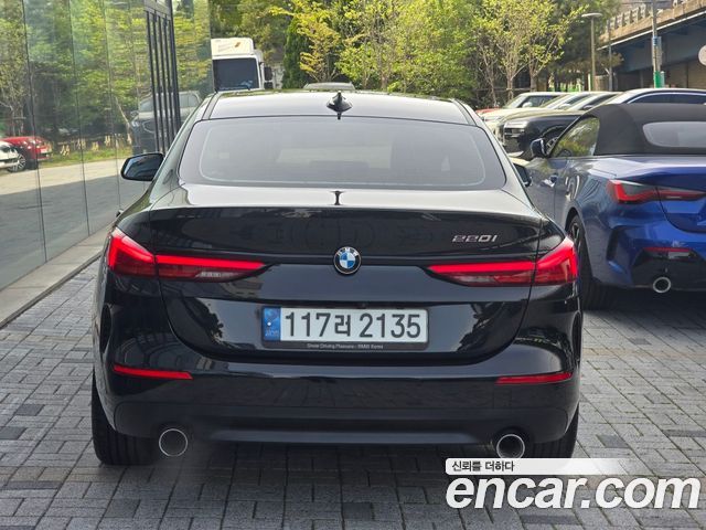 BMW 2-Series 220i Advantage