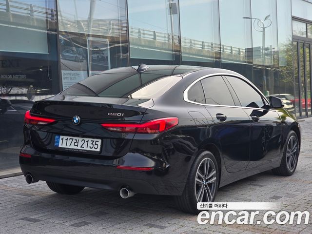 BMW 2-Series 220i Advantage