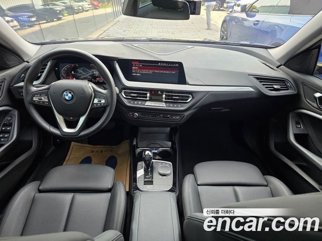 BMW 2-Series 220i Advantage