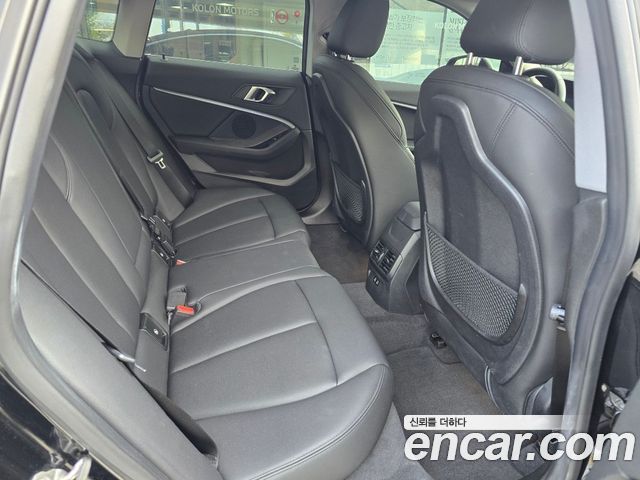 BMW 2-Series 220i Advantage