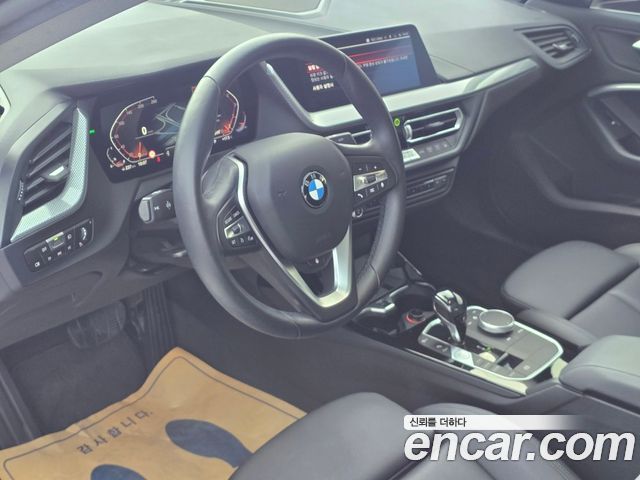 BMW 2-Series 220i Advantage