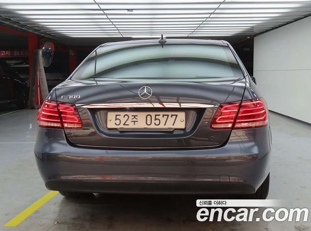 Mercedes-Benz E-Class E300 Elegance
