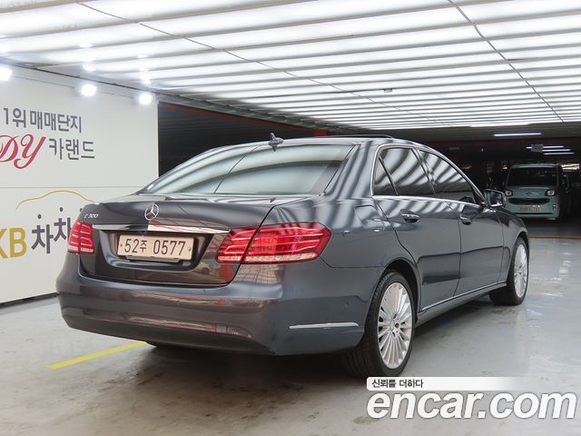 Mercedes-Benz E-Class E300 Elegance