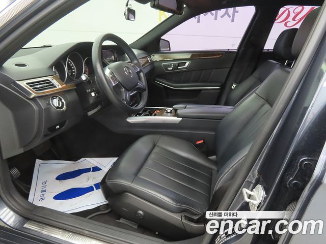Mercedes-Benz E-Class E300 Elegance