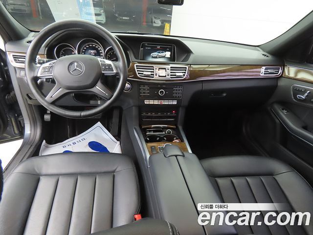 Mercedes-Benz E-Class E300 Elegance