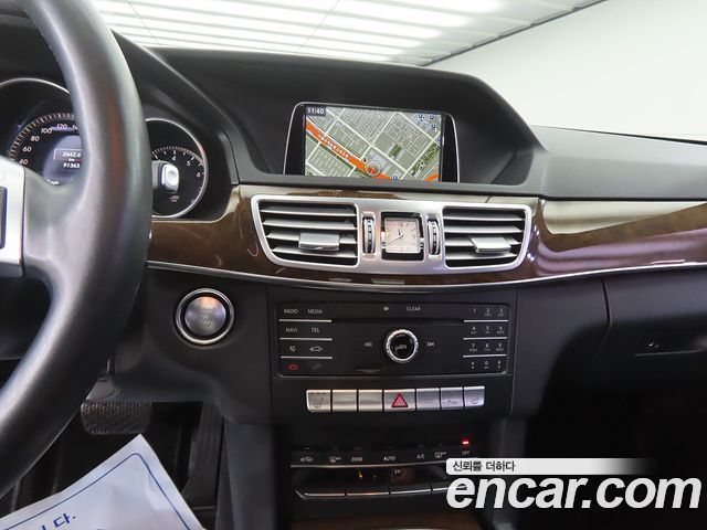 Mercedes-Benz E-Class E300 Elegance