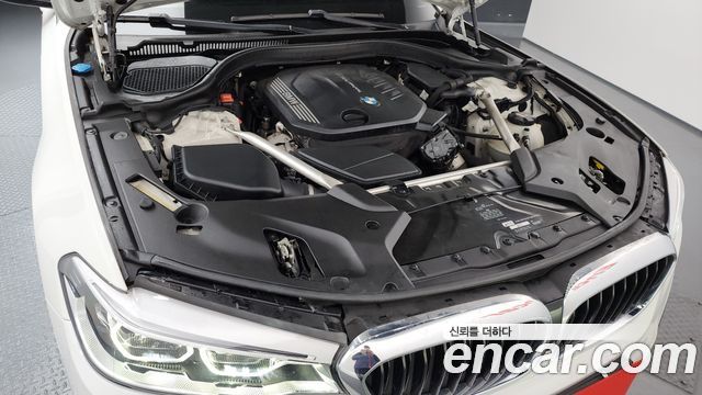 BMW 5-Series 520d xDrive M Sport Package Plus
