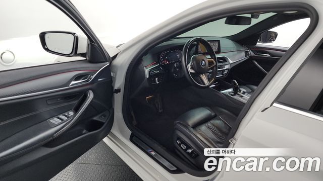 BMW 5-Series 520d xDrive M Sport Package Plus