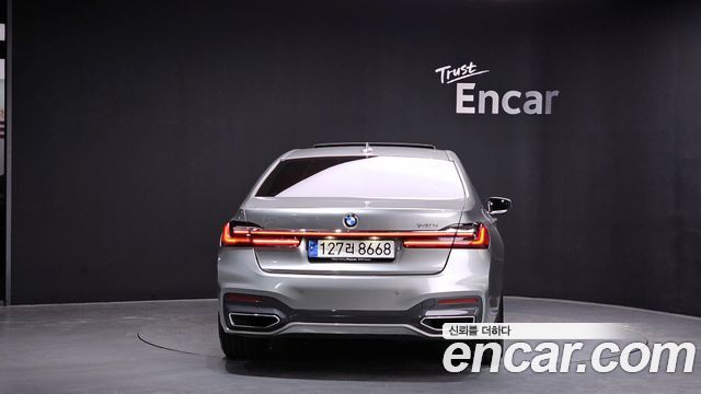 BMW 7-Series 740i M Sport