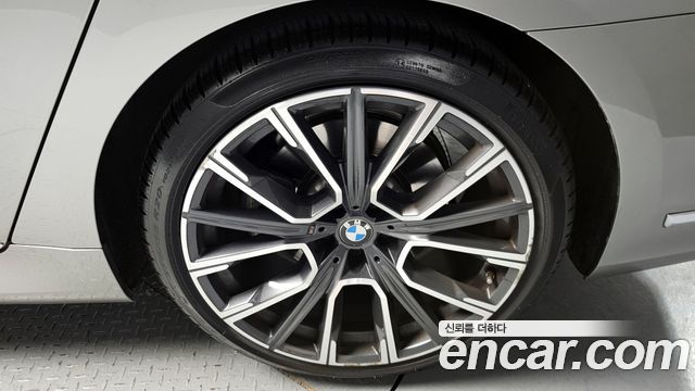 BMW 7-Series 740i M Sport