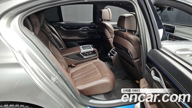 BMW 7-Series 740i M Sport