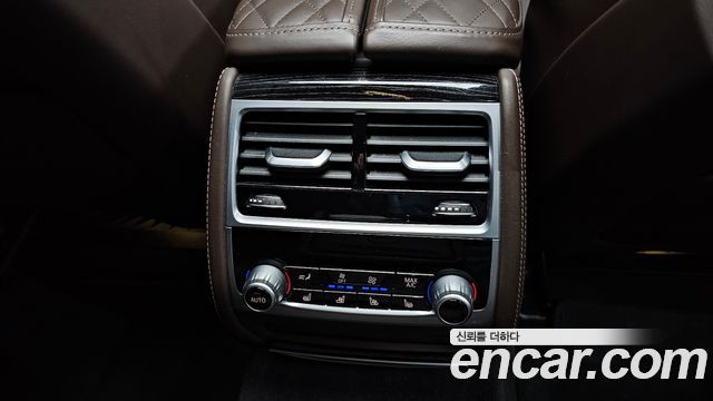 BMW 7-Series 740i M Sport