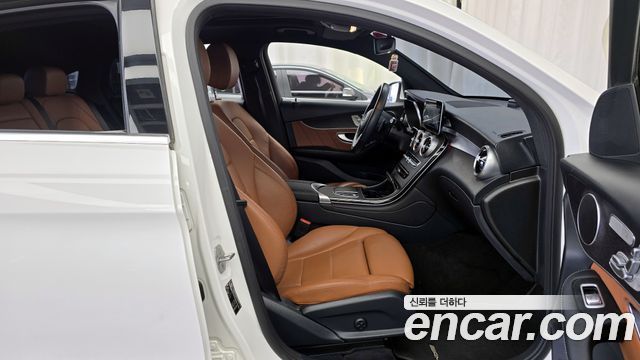 Mercedes-Benz GLC-Class GLC300e 4MATIC Coupe