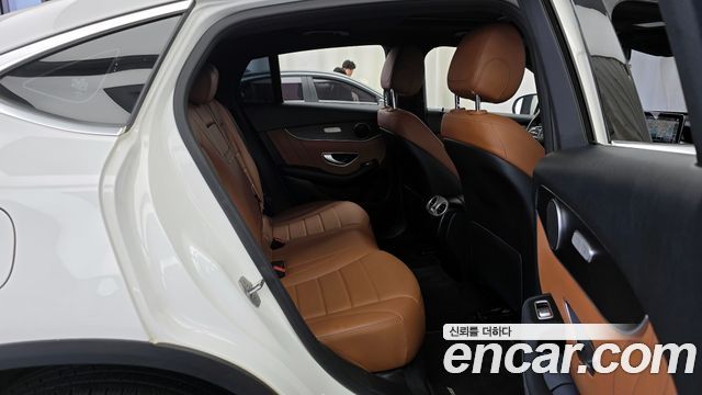 Mercedes-Benz GLC-Class GLC300e 4MATIC Coupe