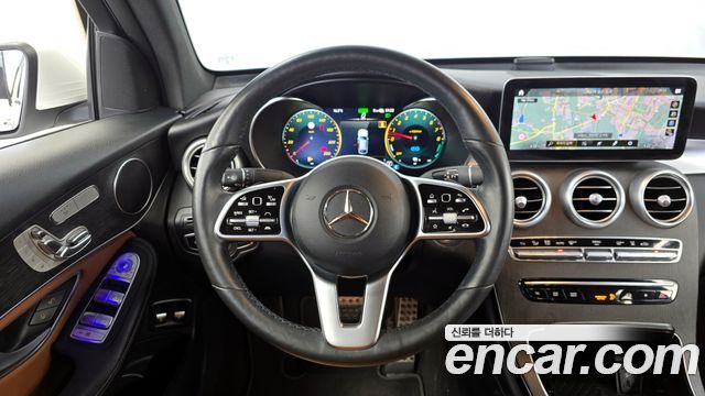 Mercedes-Benz GLC-Class GLC300e 4MATIC Coupe