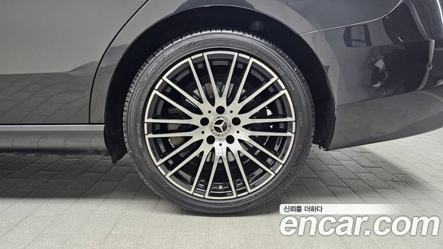 Mercedes-Benz C-Class C200 4MATIC Avantgarde