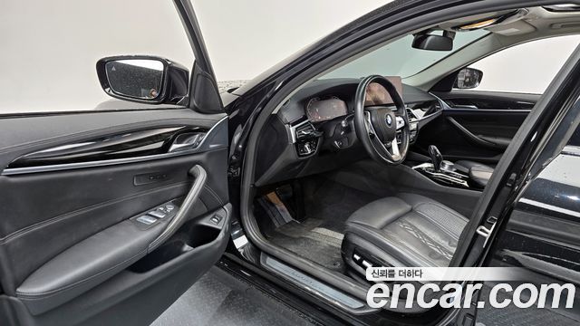 BMW 5-Series 523d Luxury