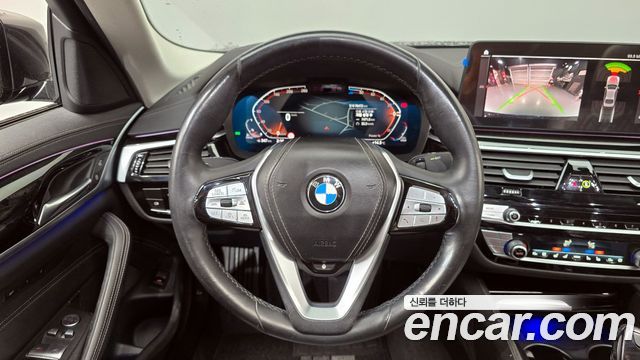 BMW 5-Series 523d Luxury