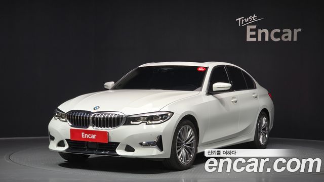 BMW 3-Series 320i Luxury