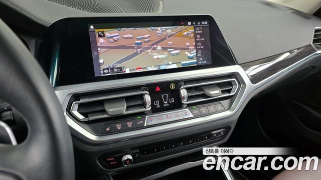 BMW 3-Series 320i Luxury