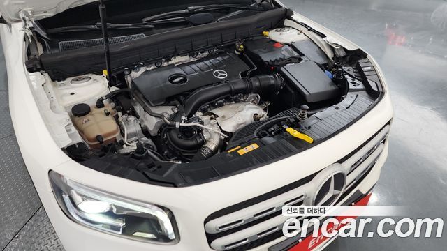Mercedes-Benz GLB-Class GLB220