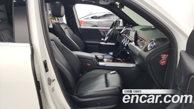 Mercedes-Benz GLB-Class GLB220