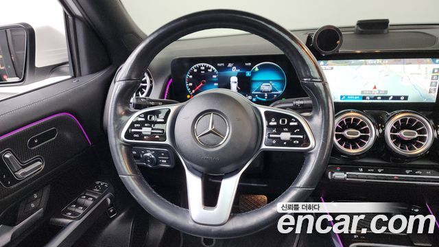 Mercedes-Benz GLB-Class GLB220