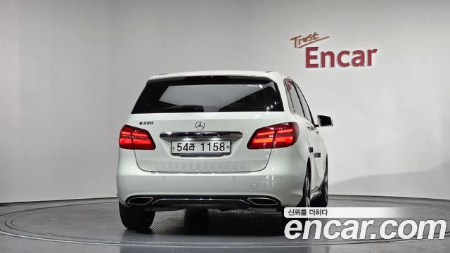 Mercedes-Benz B-Class B220