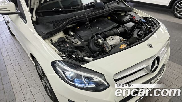 Mercedes-Benz B-Class B220