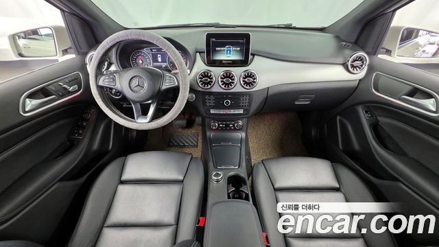 Mercedes-Benz B-Class B220