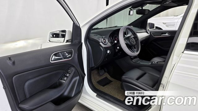 Mercedes-Benz B-Class B220