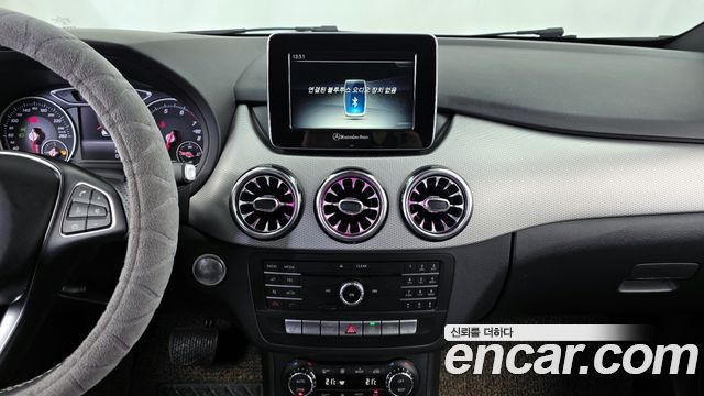 Mercedes-Benz B-Class B220