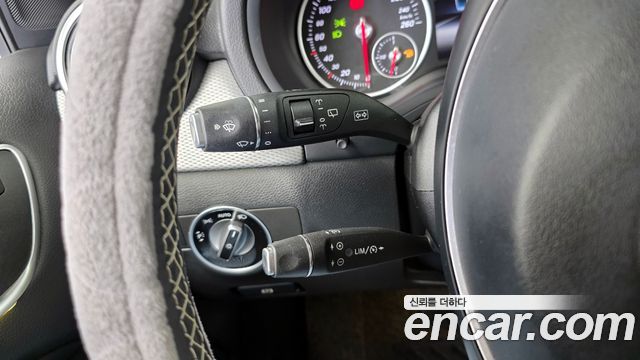 Mercedes-Benz B-Class B220