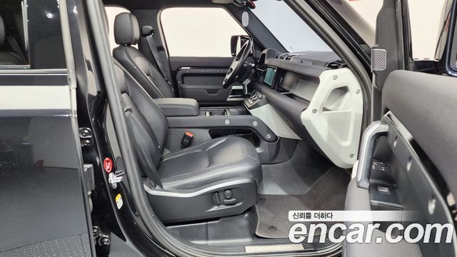 Land Rover Defender 110 P300 X-Dynamic SE