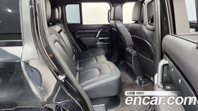 Land Rover Defender 110 P300 X-Dynamic SE