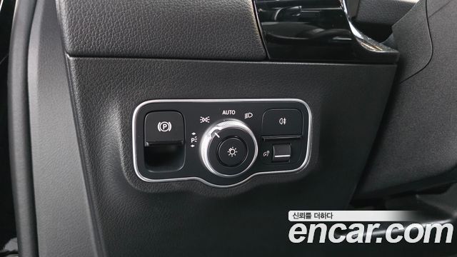 Mercedes-Benz GLA-Class GLA250 4MATIC