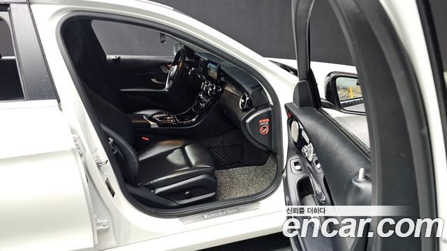 Mercedes-Benz C-Class C200