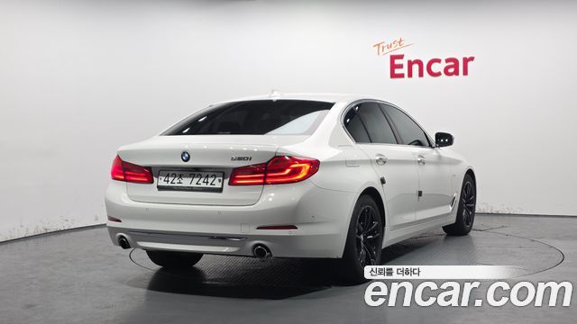 BMW 5-Series 520i Luxury