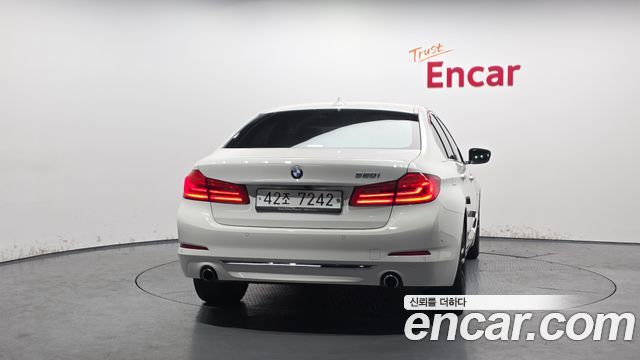 BMW 5-Series 520i Luxury