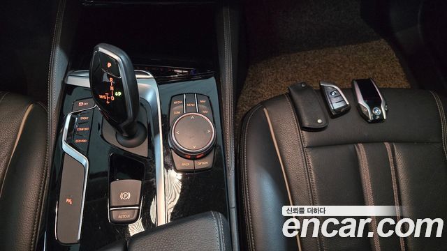 BMW 5-Series 520i Luxury